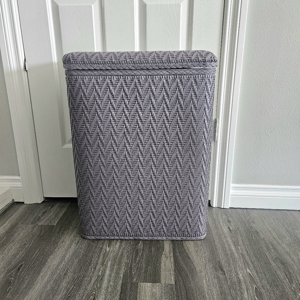 Vintage Lavender Redmon Woven Wicker Hamper With Lid
